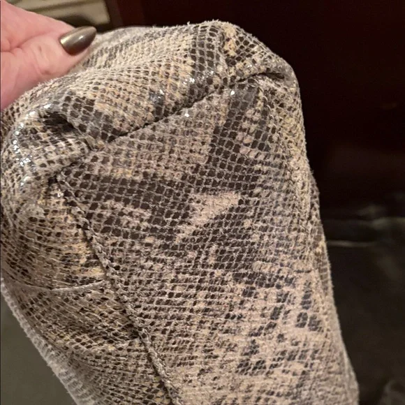 Michael Kors Elegant Snakeskin Shoulder Bag - Picture 6 of 14